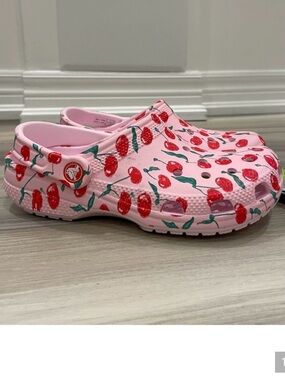 NWT CROCS Big Kids' Pink Classic Fresh Fruits Clog Cherries Size J4 Junior 4